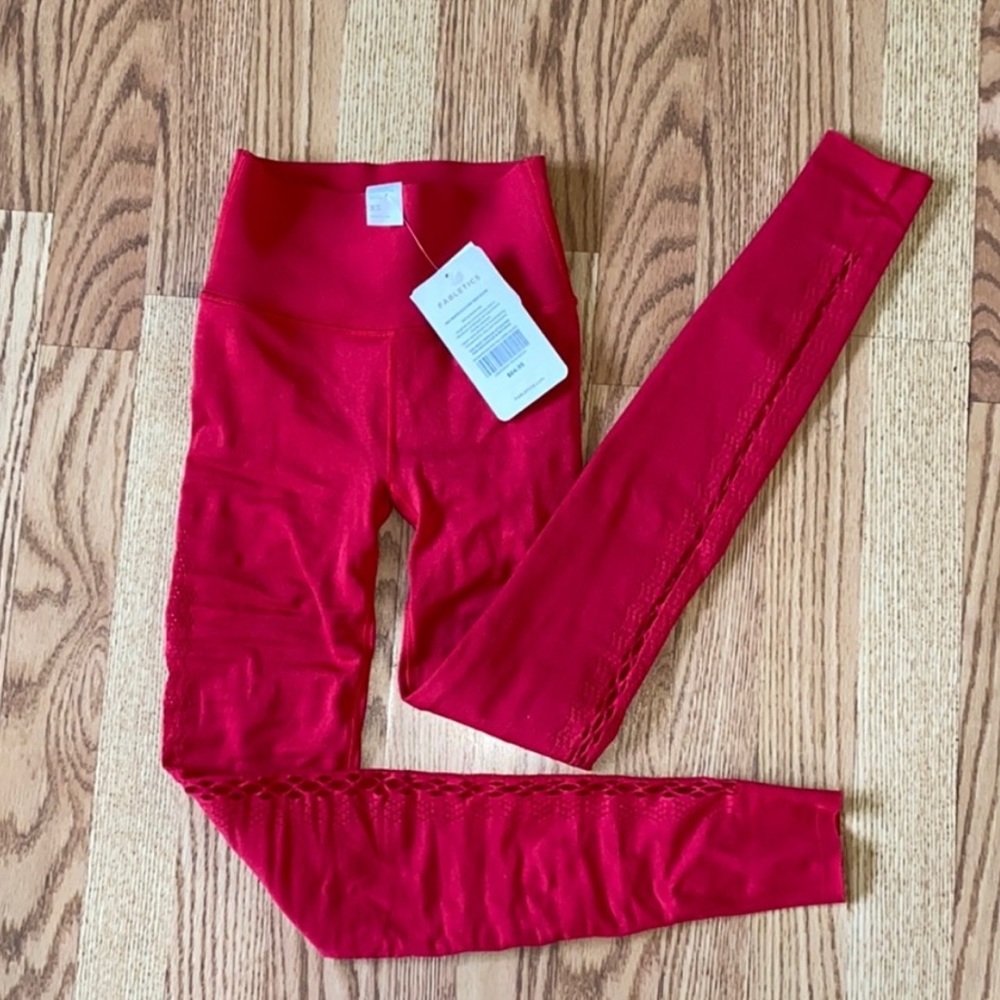 NWT Fabletics Leggings